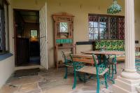Rosedale Self Catering Cottage with pool and large entertainment BBQ area - B&B