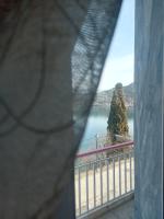 Venias Lake House Apartment 2 - B&B Kastoria