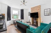 Cozy House Sleeps 8 With Free Parking - B&B Feltham