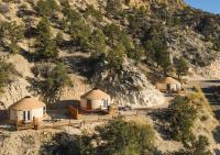 Yurt Overlook #02 with AC and Private Bath King Suite - B&B