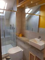 Self-contained Attic Flat, 15 mins from the centre - B&B Emley