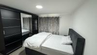 GATWICK ROOMs-TRAVEL SERVICE-AIRPORT FREE PARKING - B&B