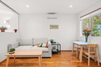 Scenic Retreat with Deck & Stunning Views in LA - B&B Glendale