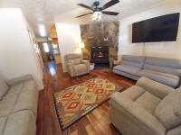 Valley Condo 117 - Creekside - WiFi - Hot Tub - Fireplace - Washer - Dryer - Playground - Chambres d'hôtes Red River
