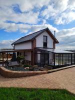 Chata Vyžice s bazénem se zimní zahradou a venkovním posezením - Bed and Breakfast Vyžice