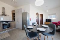 Cosy 1 BD Penthouse in Bugibba - Corner Terrace with Sea Views - B&B
