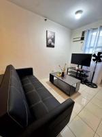 Luna staycation Cozy Condo near Enchanted Kingdom - B&B Santa Rosa