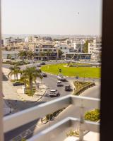 Stunning apartment with sea view - B&B Larnaka
