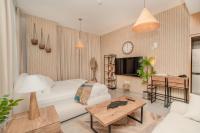 Private Luxury Studio by Blue Cloud Holidays - B&B
