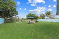 Sweet Pink House 3 Bed 2 Bath Riviera Beach - Ferienwohnung