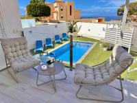 El Mar House & Private Heated Pool - B&B Adeje