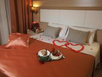 Deluxe Double or Twin Room with City View