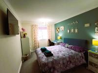 Double room in riverside apartment - B - B&B