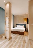 Superior Suite with Bath and Pyramids View
