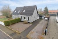 Cozy Holiday Home With Lots Of Charm - B&B Åkirkeby