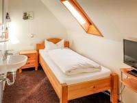 Single Room with Shared Bathroom