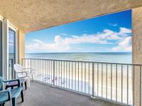 Ideal Family Friendly Beach Vacay Beachfront & Steps to Flagler Ave - B&B New Smyrna Beach