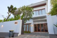 Fale Seminyak - Brand New Modern Luxury 5BR Villa in Seminyak with Private Pool, Gym & Massage Room - Chambres d'hôtes Seminyak