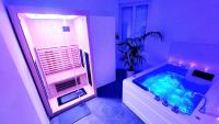Appart SPA 80m2 avec terrasse balcon jacuzzi et sauna privatif en hyper centre Place Drouet d'Erlon - B&B Reims