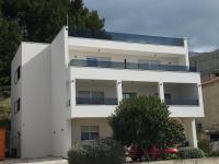 Apartments Lux Mare spectacular sea view, only a 10 meters from the beach - Chambres d'hôtes Podstrana