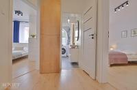 Sunset Apartments - Wyszyńskiego - rodzinne apartamenty tuż obok Parku Zdrojowego - Chambres d'hôtes Świnoujście