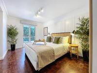 Apartment mit Balkon