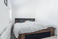 Two-Bedroom Apartment with Mountain View