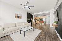 Modern Downtown Dallas City View High-Rise with Balcony, Gym, Pool, Free Parking 7th Floor - Chambres d'hôtes Dallas