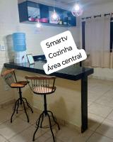 Flat de 2 quartos com AR na área central de GV com conzinha completa-garagem-wifi-Bom p grupos ou familias ou empresas - Chambres d'hôtes Governador Valadares