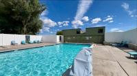 Beautiful New Home - Access to Ideal Beach Resort - B&B