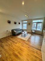 Grand Duplex avec 2 chambres - B&B Charleroi