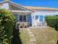 Maisonette Confortable avec Piscine, Proche Plage et Commerces - FR-1-476-166 - Bed and Breakfast La Faute-sur-Mer