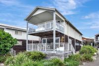 Bluewater Bliss at Caves Beach Villas - Chambres d’hôtes