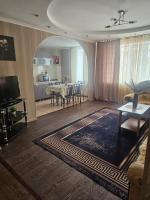 Трехкомнатные апартаменты в центре города - Bed and Breakfast Pavlodar