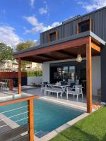 Villa élégante avec piscine privée à Saint Paul + Vue sur la mer - Chambres d’hôtes