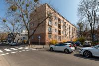 Glam Apartment Miła with Balcony in Warsaw by Noclegi Renters - B&B