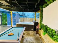 The Hideaway - Farm Stay with hottub, pool table and outdoor cinema - Chambres d'hôtes Newmilns