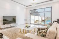 Pool and Sea Views 4BR and Maids Room Villa with Private Pool, Kid's Pool and BBQ Facility, Sharm - Al Dana Villa, Al Dana Island by Deluxe Holiday Homes - B&B Fujairah