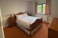 3 Bedroom House-Sleeps 5-Garden-Parking-Dromahaire - Chambres d’hôtes Sligo