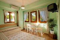 Apartamento de 1 dormitorio con balcón y vistas al mar