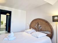 Three-Bedroom Apartment with Harbour View