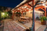 LA Karaoke Fire Pit Ping-Pong Cowboy Pool - B&B Glendale