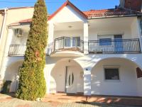Holiday Vendégház - B&B Eger