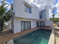 Carlos Villa Poolside - Bed and Breakfast Tamarin