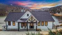 Luxury Lakeside Living at Knot Working on Norris Lake - B&B LaFollette