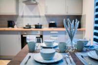 Central Wigan Apartment Sleeps 3 with WiFi Ideal for Contractors and Business Stays - B&B Wigan