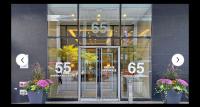 2-Bdrm and 1 Den 3 bed Condo with 2 bath - Prime location- Adjacent to Scotiabank Arena, CN Tower, Union Station, Ripleys - Chambres d'hôtes Toronto