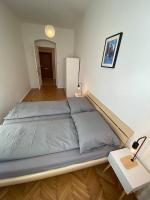 Apartment, close to the town hall, city centre and Raiffeisen Sportpark - Ferienwohnung