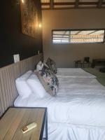 Rock Fig Suite 1