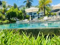 Latitude Luxury Seafront Apt - Ferienwohnung Grande Rivière Noire